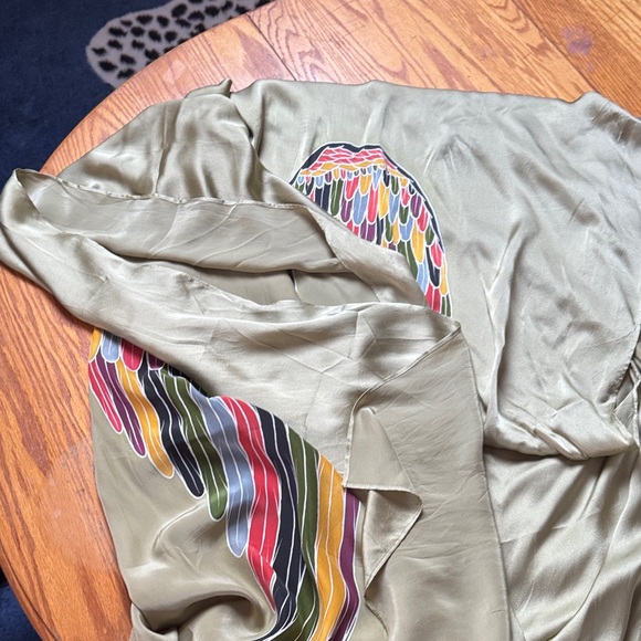 Colorful Wing Pattern Scarf - Picture 2 of 4